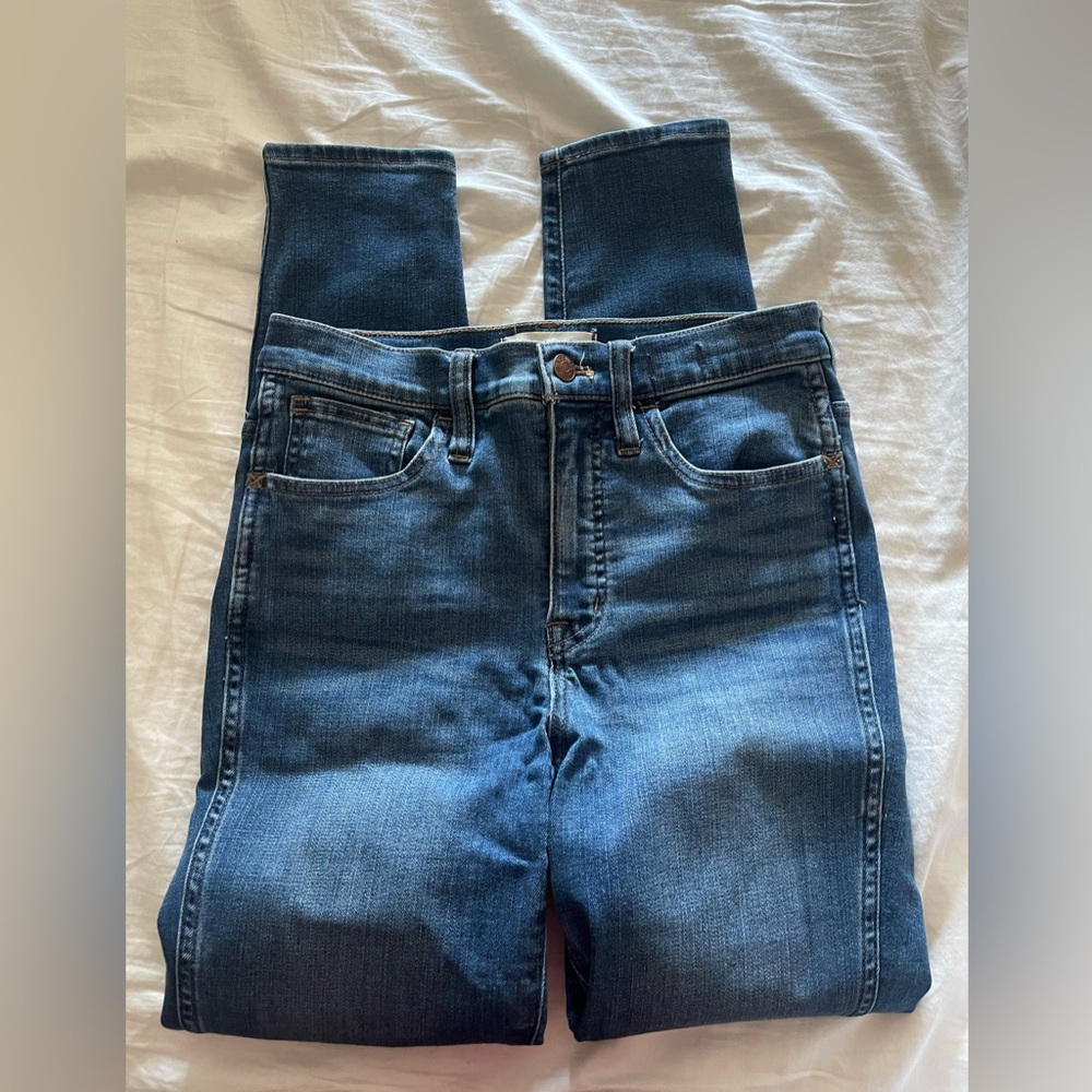 Madewell high rise skinny jeans
Size 26